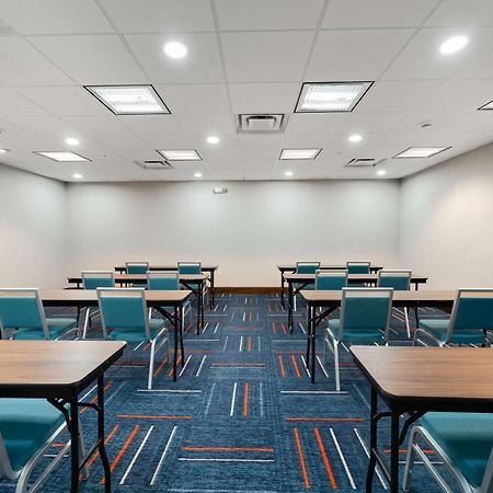 Hampton Inn Милфорд Экстерьер фото