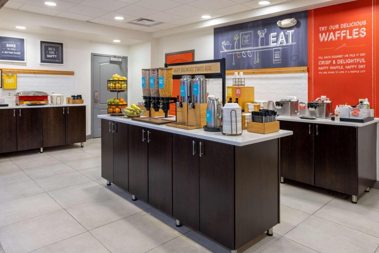 Hampton Inn Милфорд Экстерьер фото