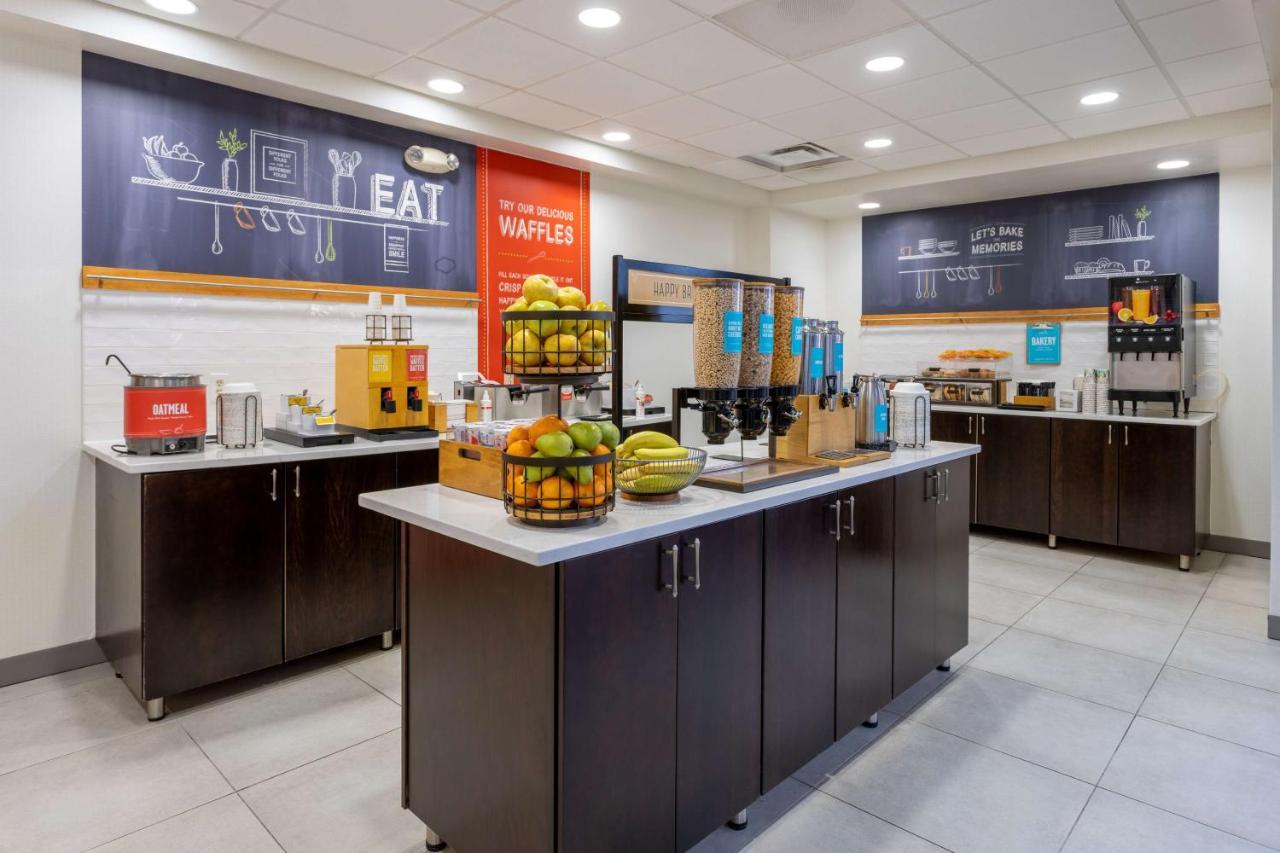 Hampton Inn Милфорд Экстерьер фото