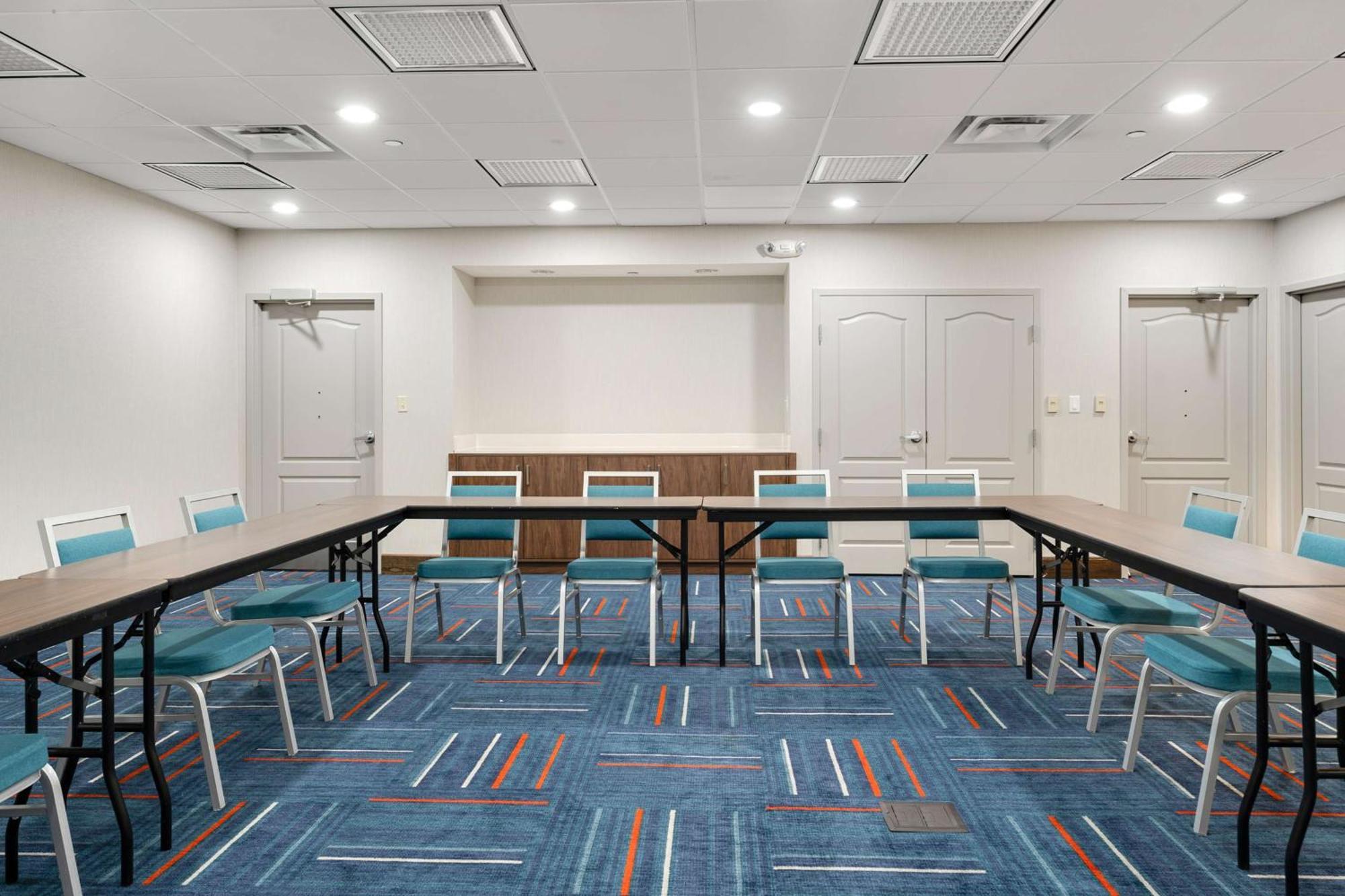 Hampton Inn Милфорд Экстерьер фото
