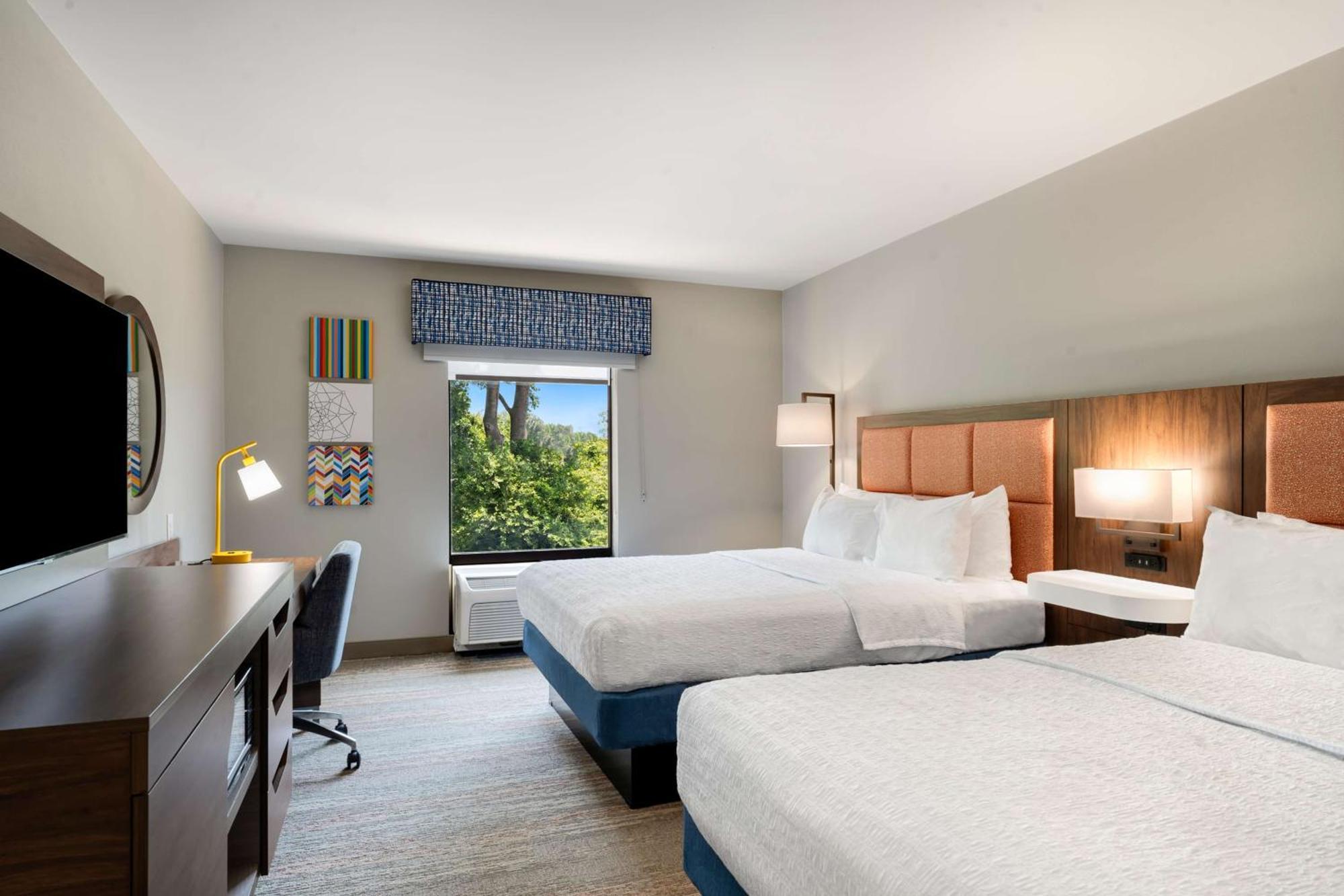 Hampton Inn Милфорд Экстерьер фото