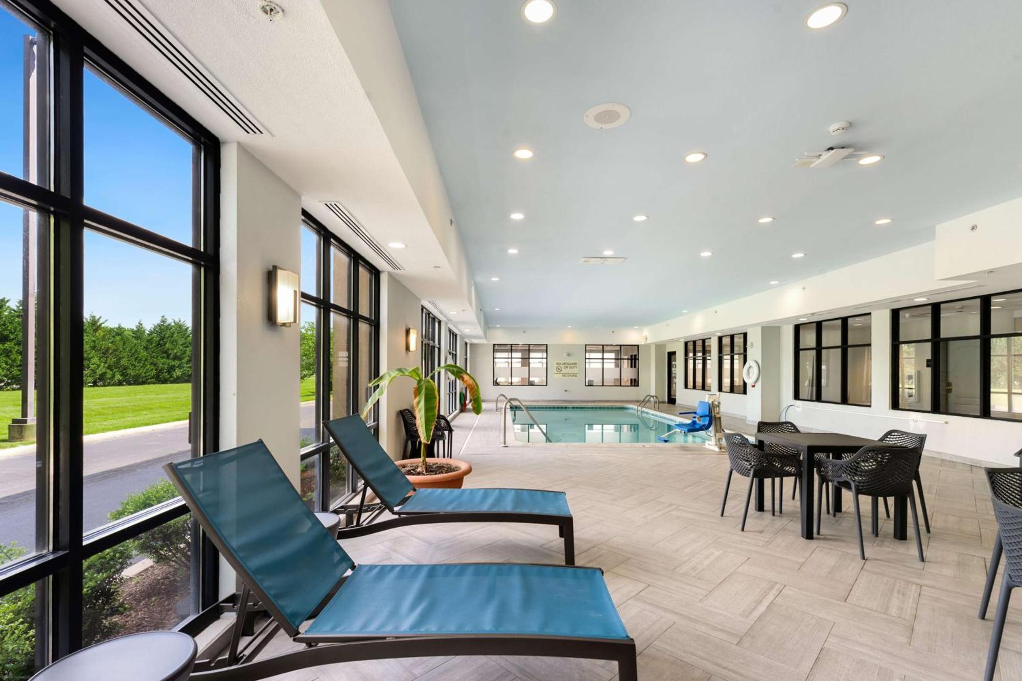 Hampton Inn Милфорд Экстерьер фото