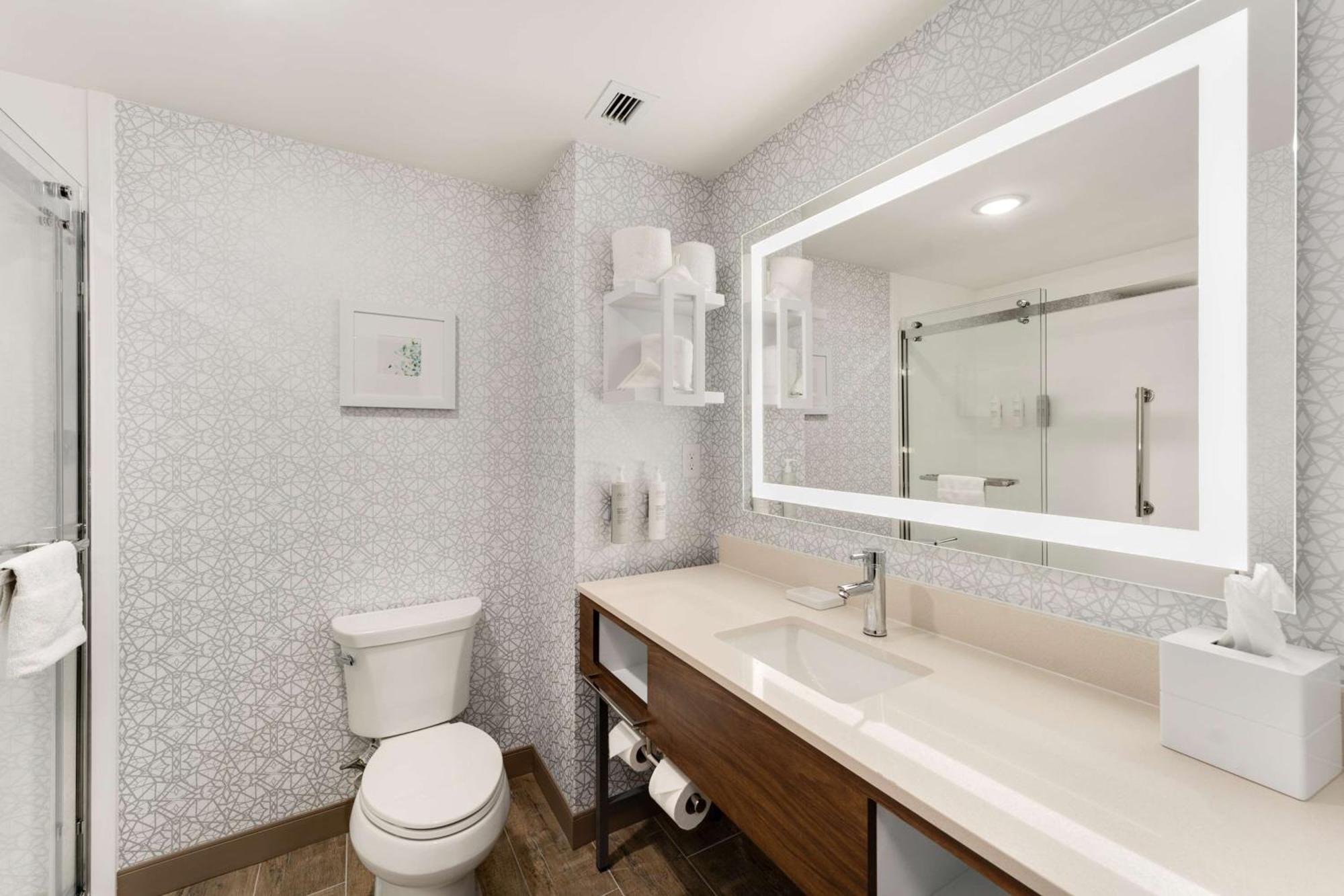 Hampton Inn Милфорд Экстерьер фото